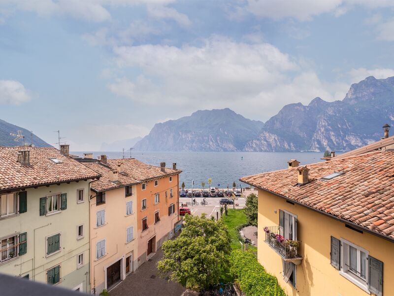 Appartamento attico vista lago